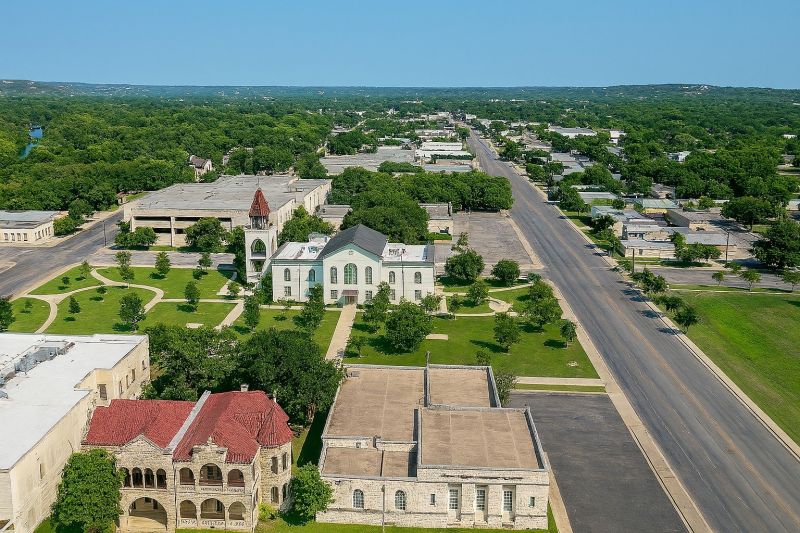 Local Retention Wall Construction in Kerrville, TX